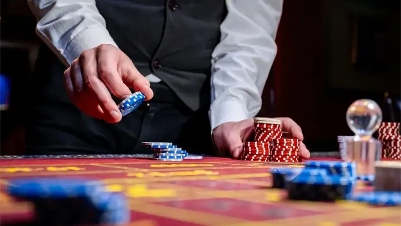 Advantages and Disadvantages of Side Betting