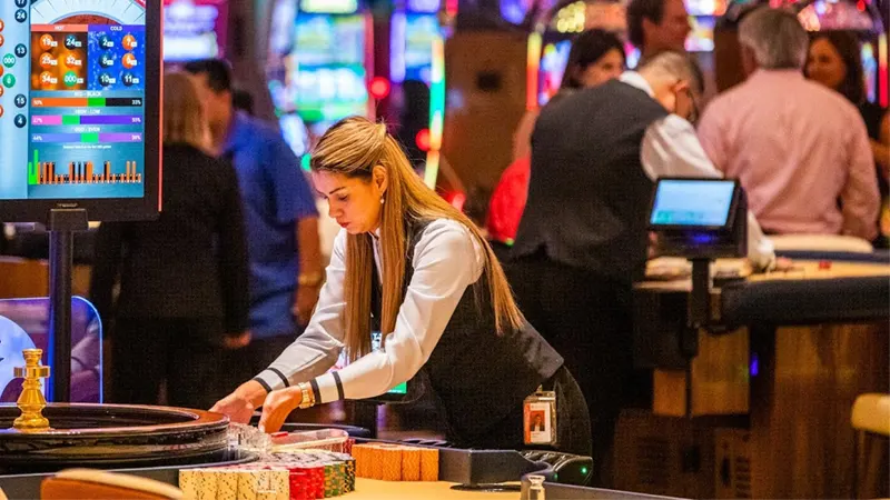 Gambler breaking session splitting rules by combining multiple session budgets after experiencing losses